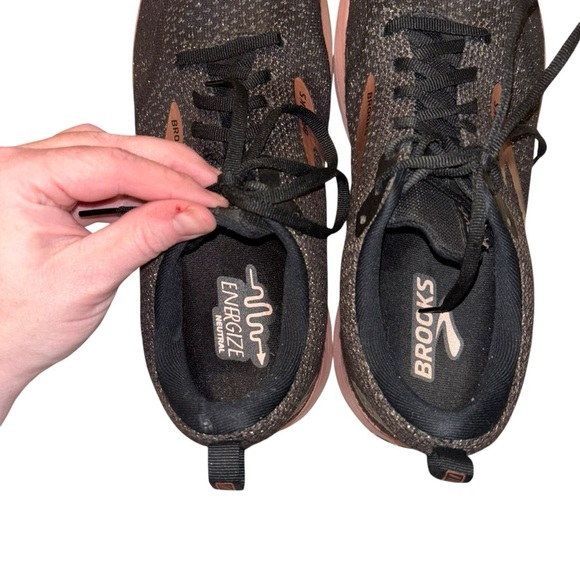 Brooks Revel 4 Energize Black & Glittery Rose Gold Running Shoes Sz 11.5 - Picture 9 of 9